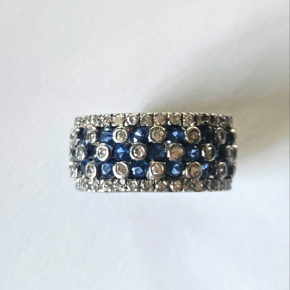 Elegant Sterling Silver Cubic Zirconia and Saphirre Gemstone Ring
